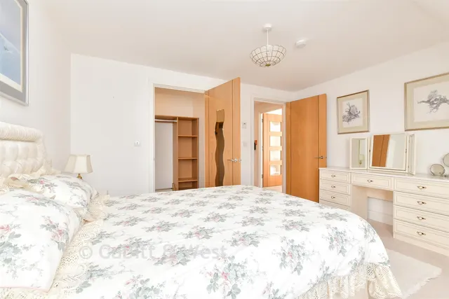 Waterloo Road, Epsom, KT19, photo 3