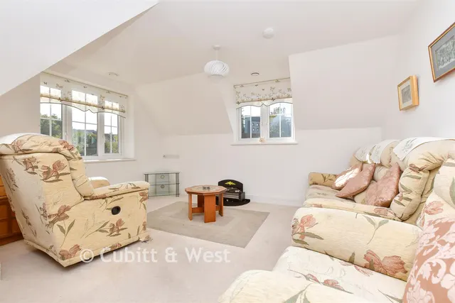 Waterloo Road, Epsom, KT19, photo 2