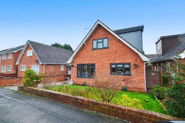 Extended Detached House, Tensing Close, Hereford, photo 1