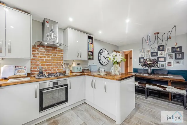 Photo 2 — Extended Detached House, Tensing Close, Hereford