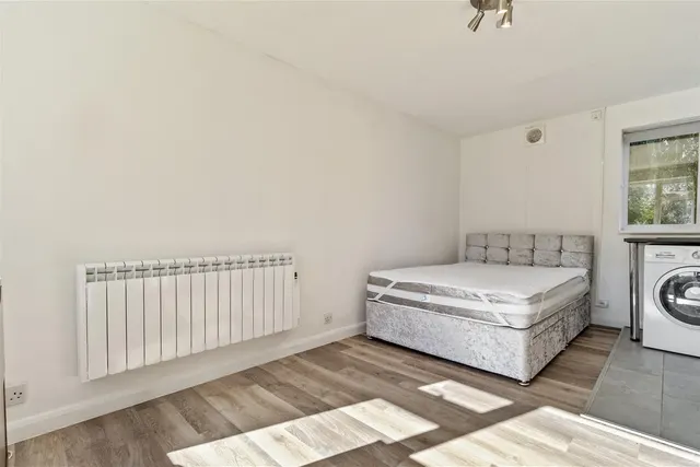 Chesswood Road, Worthing, photo 3