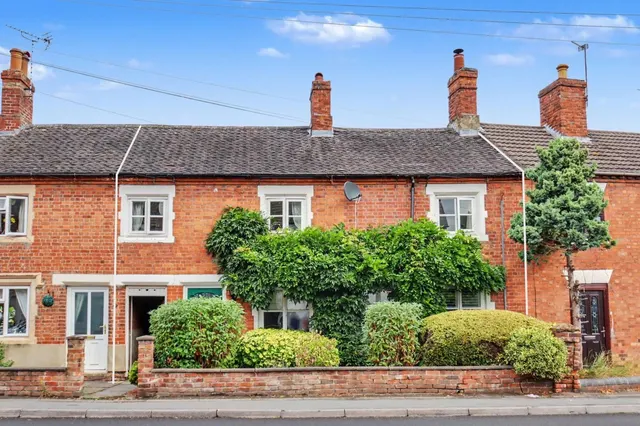 Tamworth Road, Ashby-De-La-Zouch, LE65, photo 1