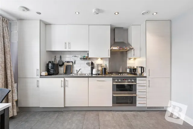 Gainsborough Close, Basildon, SS14, photo 3