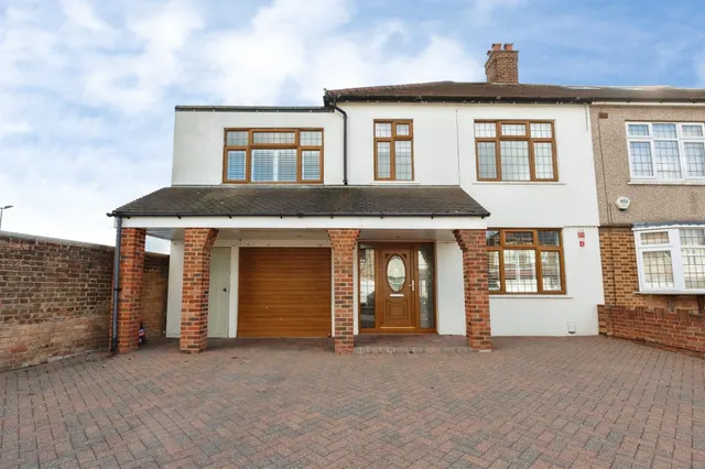 Buxton Road, Grays, RM16, photo 1