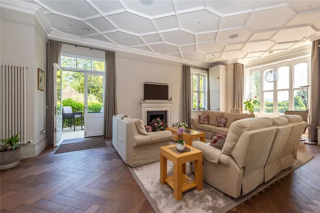 Westcott Road, Dorking, RH4, photo 2