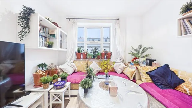 Bromyard Avenue, London, W3, photo 2