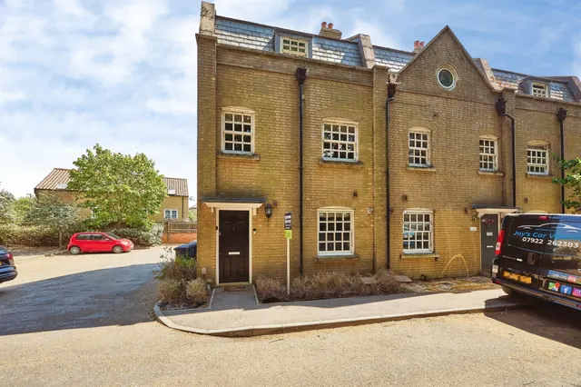 Old Station Place, Chatteris, PE16, photo 1