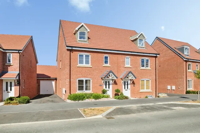 Adlam Way, Salisbury, SP2, photo 2