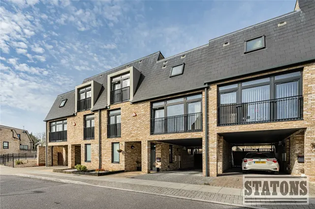 Minotaur Drive, Barnet, EN5 2FS, photo 1