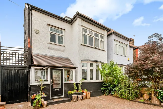 Dersingham Road, London, NW2, photo 1