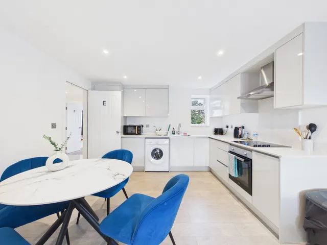 Desford Way, Ashford, TW15, photo 3