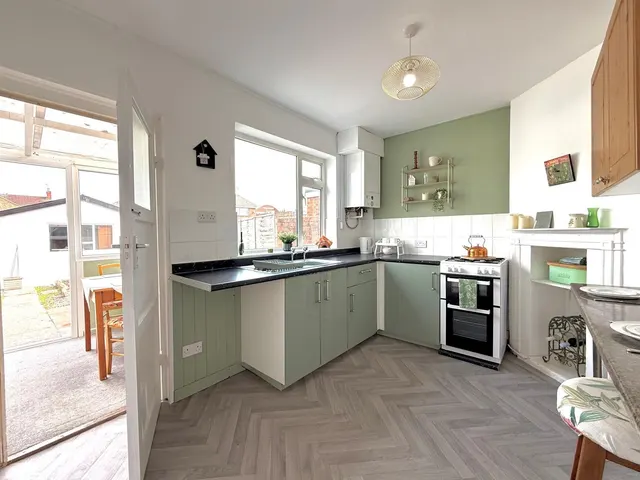 Osborne Street, Swindon, Wiltshire, SN2 1DA, photo 1