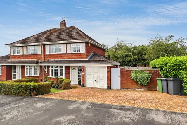 Milby Drive, St Nicolas Park, CV11, photo 1