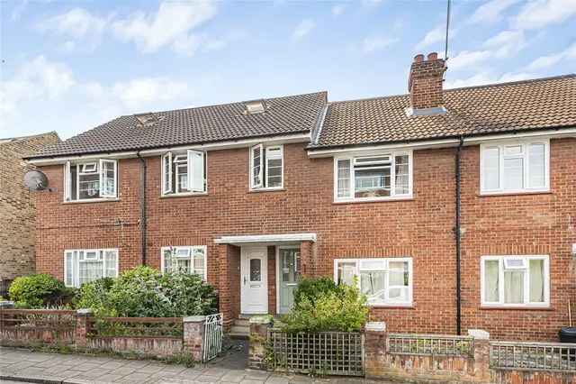 Derby Road, London, SW14, photo 1