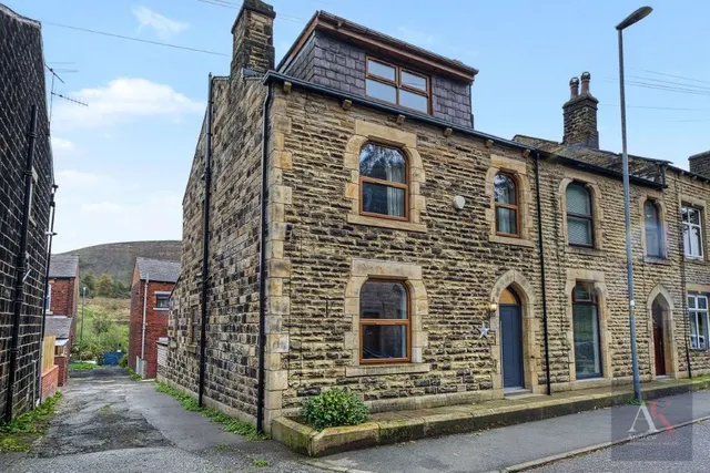 Summit, Littleborough, OL15, photo 1
