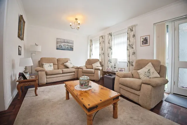 Photo 2 — Hill Rise, Cardiff, CF23