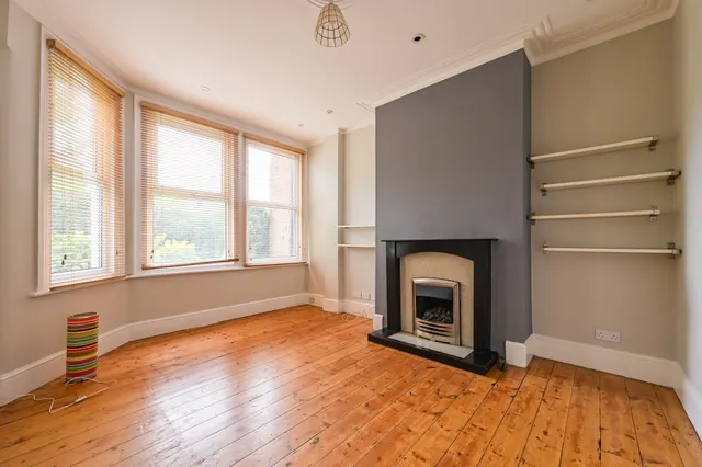 5 Fairbourne Road, London, photo 1