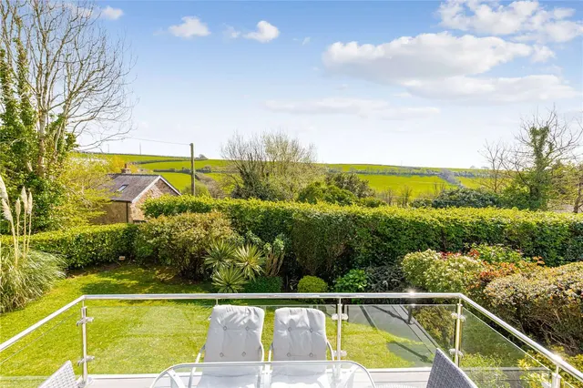 Photo 3 — Eddystone Rise, Galmpton, Kingsbridge, Devon, TQ7 3EY