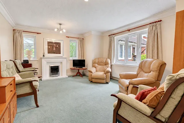 Lyndon Gardens, High Wycombe, HP13, photo 2