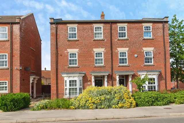 Shakespeare Way, Spalding, PE11, photo 1