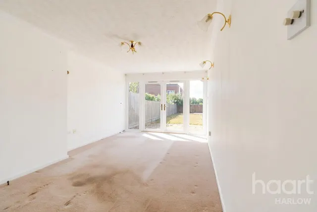 Altham Grove, Harlow, CM20, photo 2