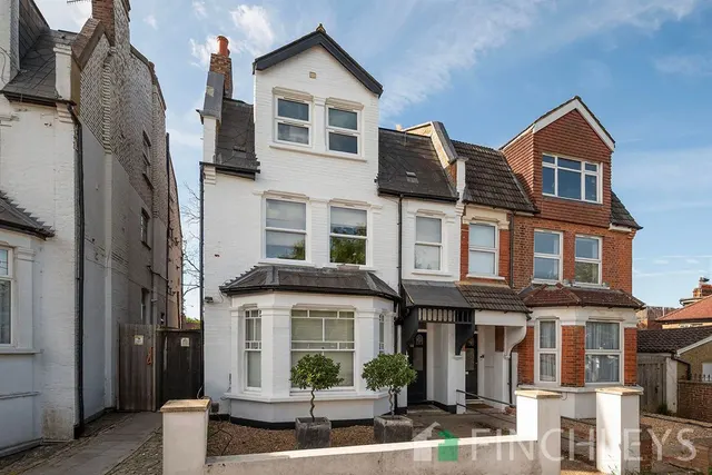 Eversleigh Road, London, N3, photo 1