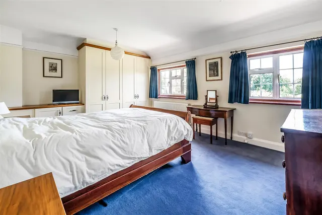 Northfields, Ashtead, KT21, photo 3