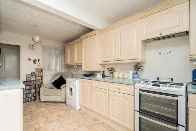 Jillifer Road, Luton, LU4, photo 3