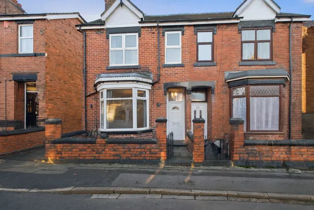 Lorne Street, Burslem, Stoke-on-Trent, ST6, photo 1