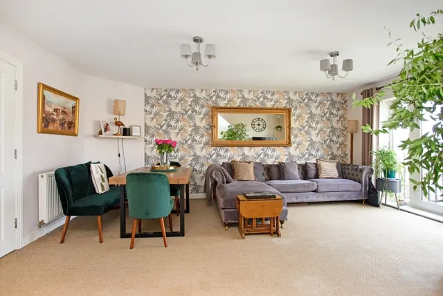 Limes Close, Redhill, RH1, photo 2