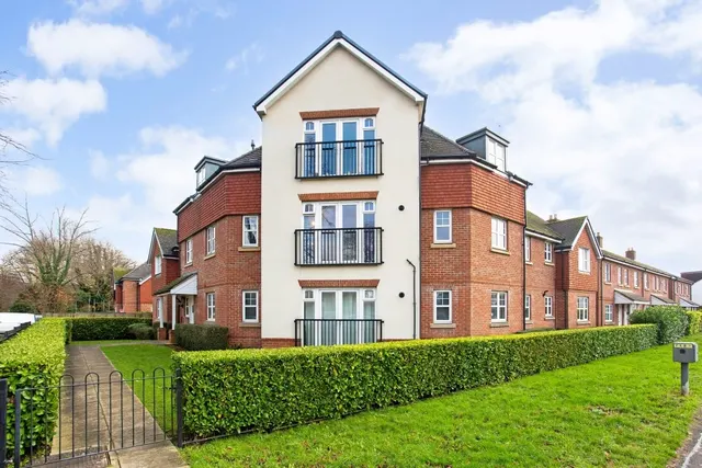 Limes Close, Redhill, RH1, photo 1