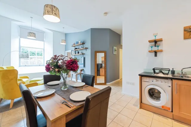 St. Georges Walk, Gosport, PO12, photo 1