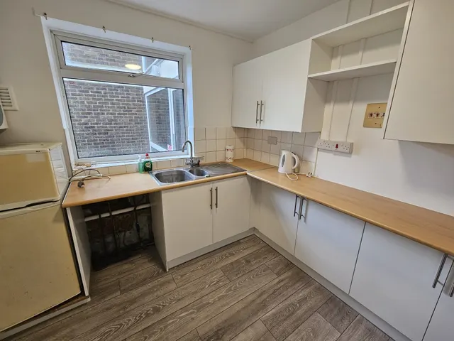 Photo 2 — Pine Lodge, Maidstone