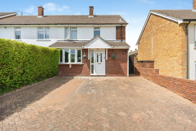 Robin Hill, Bedford, MK41, photo 1