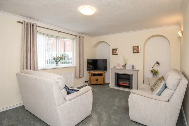 Photo 3 — Burcot Avenue, Bromsgrove, Worcestershire, B60 1AG