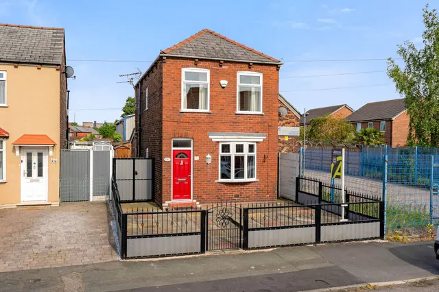 Page Lane, Widnes, Widnes, WA8 0AB, photo 1