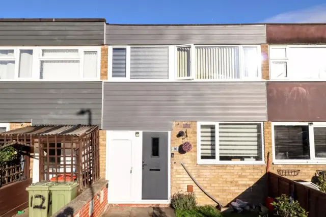 Kinloch Place, Bletchley, Milton Keynes, Buckinghamshire, MK2 3NN, photo 1