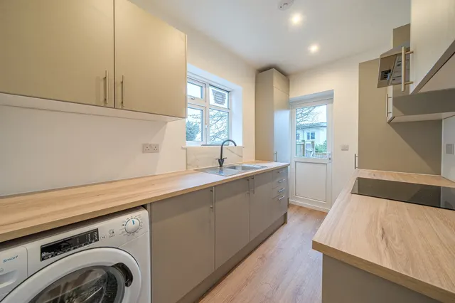 Photo 2 — Cavendish Avenue, London