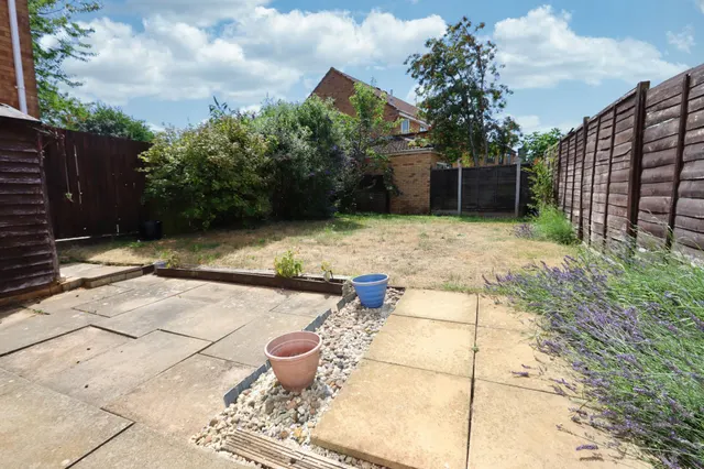 Photo 2 — Viking Close, Kettering, NN16