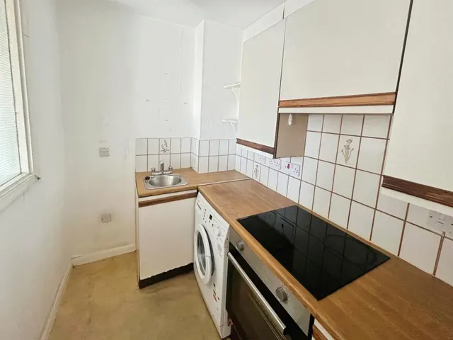 Ashley Road, Parkstone, BH14, photo 2