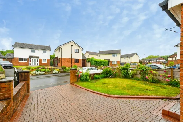 Photo 2 — Hopefold Drive, Worsley, Manchester, Greater Manchester, M28