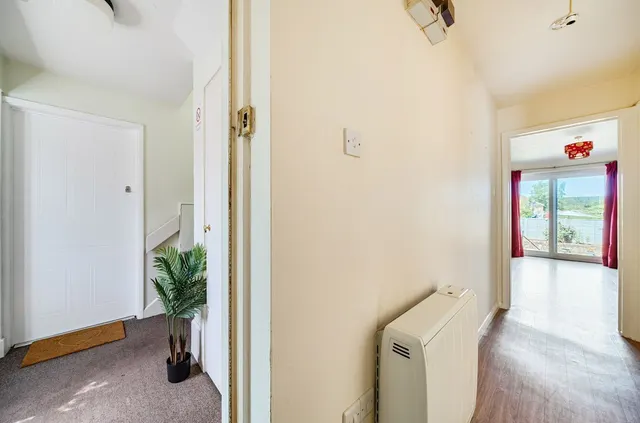 Camellia Drive, Warminster, BA12, photo 3