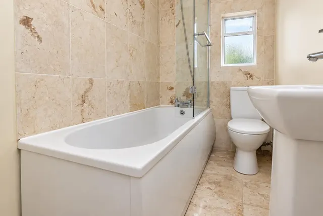Victoria Street, Darwen, BB3, photo 3