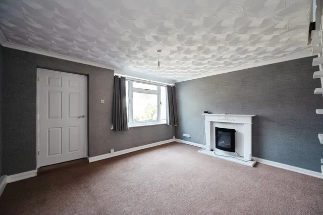 Elm Grove, Hayling Island, PO11, photo 3