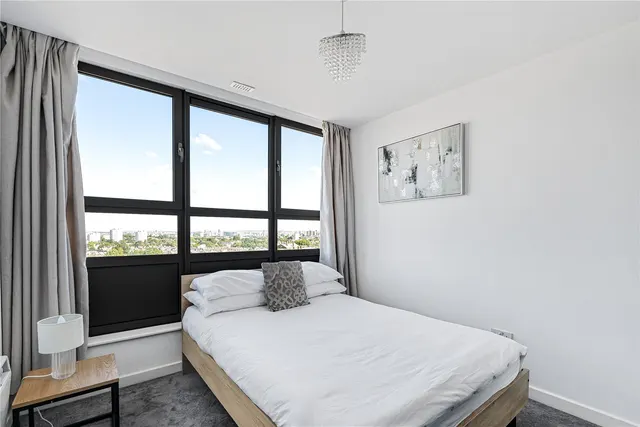 New Park Road, London, SW2, photo 2