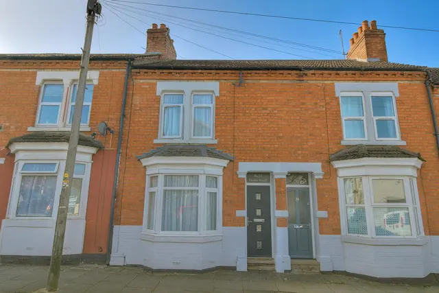 Leslie Road, Northampton, NN2, photo 1
