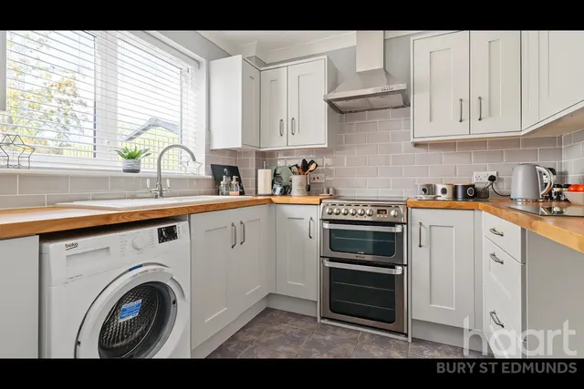 Salter Close, Bury St Edmunds, IP32, photo 3