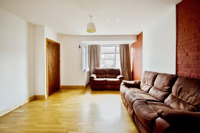 Leyburn Road, London, N18, photo 3