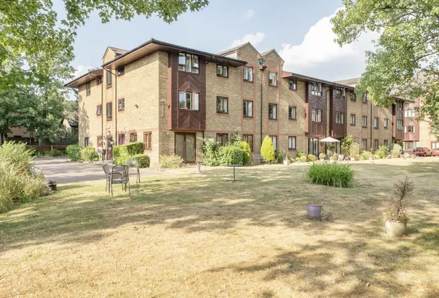 Reigate Hill, Reigate, RH2 9NF, photo 1