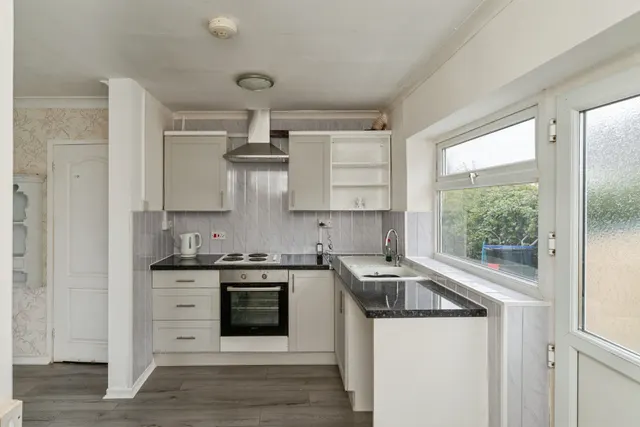 Overton Avenue, Prestatyn, LL19, photo 3